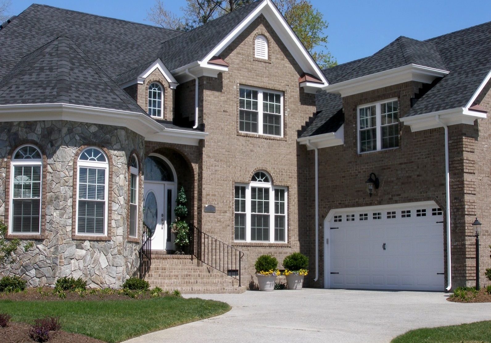 <a href="http://sunsite.idxbroker.com/idx/featured"><span class="caption-heading">Lorem Ipsum</span><br>(Vivamus magna justo lacinia eget)</a>